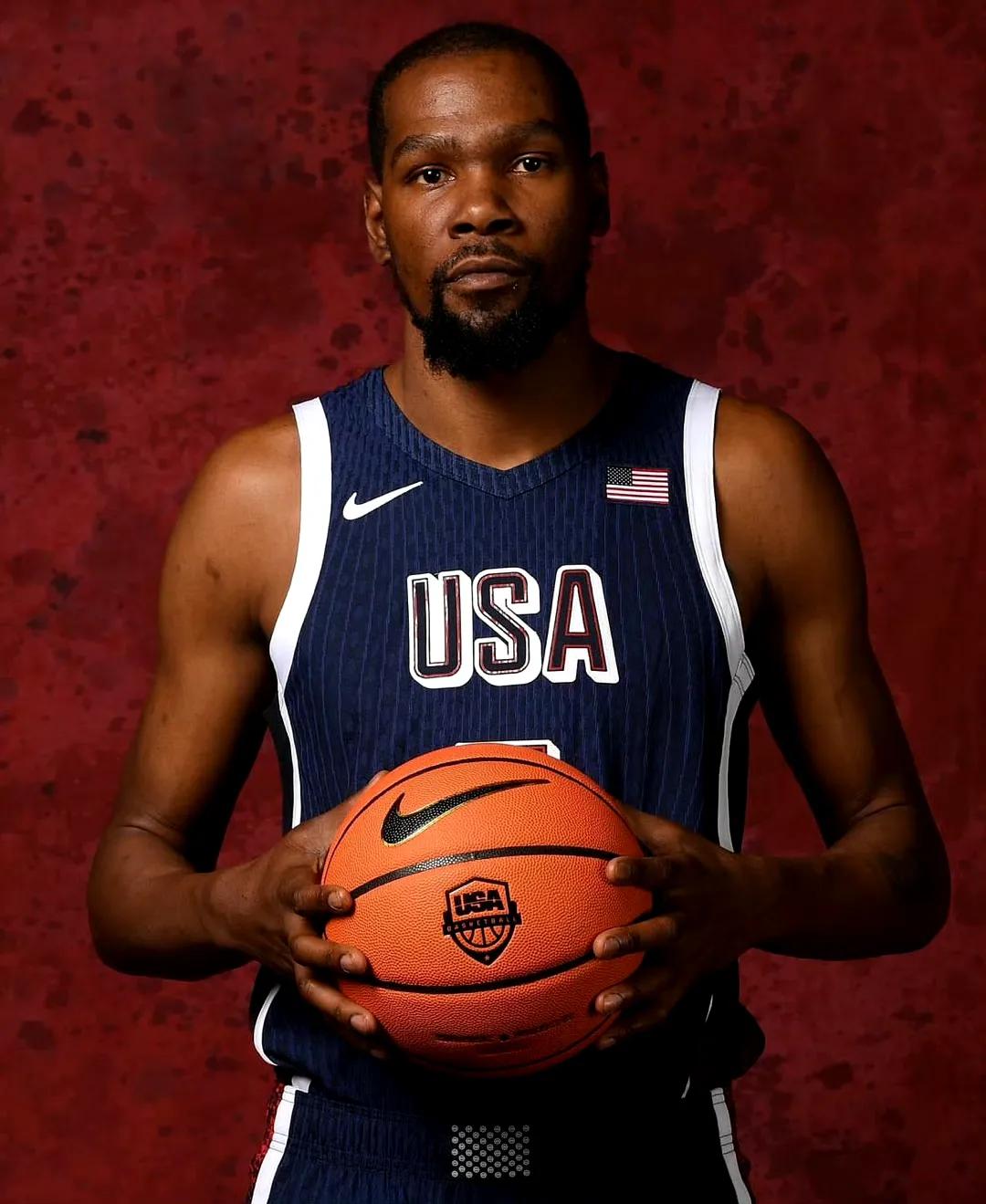 准备搞事？米切尔底角不讲理三分打停勇士 分差仅剩6分（米切尔底角命中强硬三分逼停勇士，分差缩至6分）