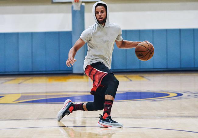 库珀·弗拉格的全面数据，在独行侠队史上比肩东契奇和基德（库珀·弗拉格的全能数据，堪比独行侠队史上的东契奇与基德）