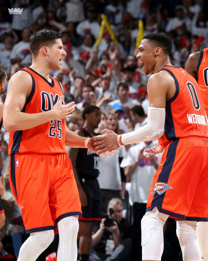 国际雪联大跳台世界杯云顶站单板滑雪男子决赛：苏翊鸣夺冠（苏翊鸣称雄云顶站，夺单板大跳台世界杯男子决赛冠军）