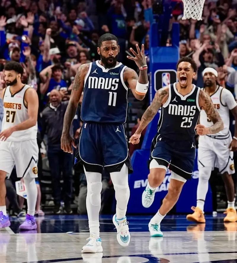 记者：德容缺席巴萨今天训练，是否出战阿拉维斯存在疑问（德容未参加巴萨今日训练，能否出战阿拉维斯成疑）