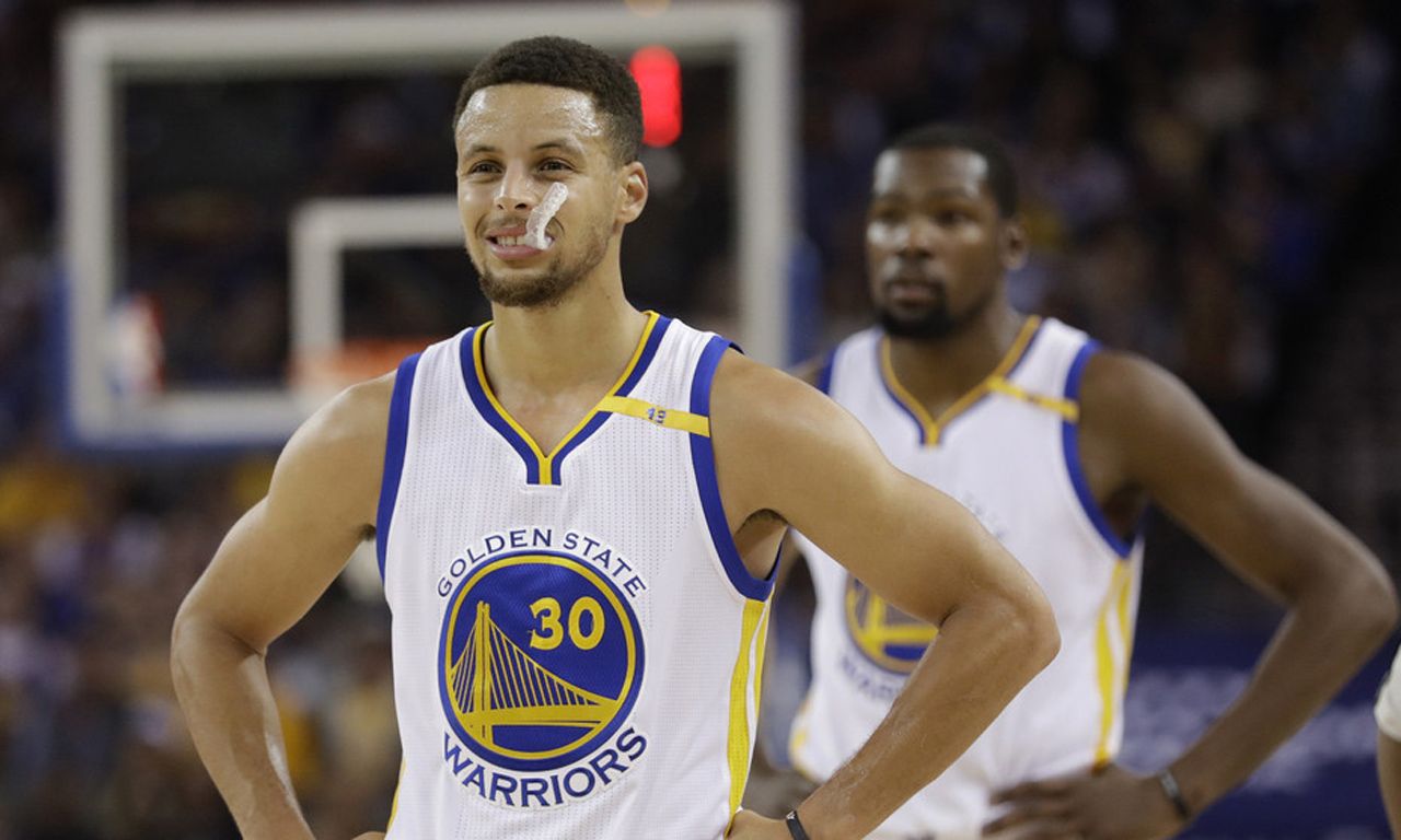 迪巴拉：如今人们太多时间对着屏幕，我们应该多去户外看看（迪巴拉建议：放下屏幕，去户外走走）