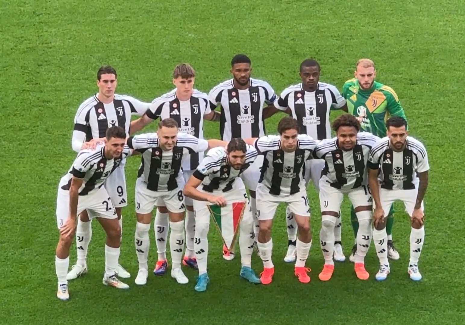 鲁尔：多特尚未联系昆滕-廷贝尔，球员在规划下一步生涯（鲁尔：多特仍未与昆滕-廷贝尔接洽，球员正谋划下一步发展）