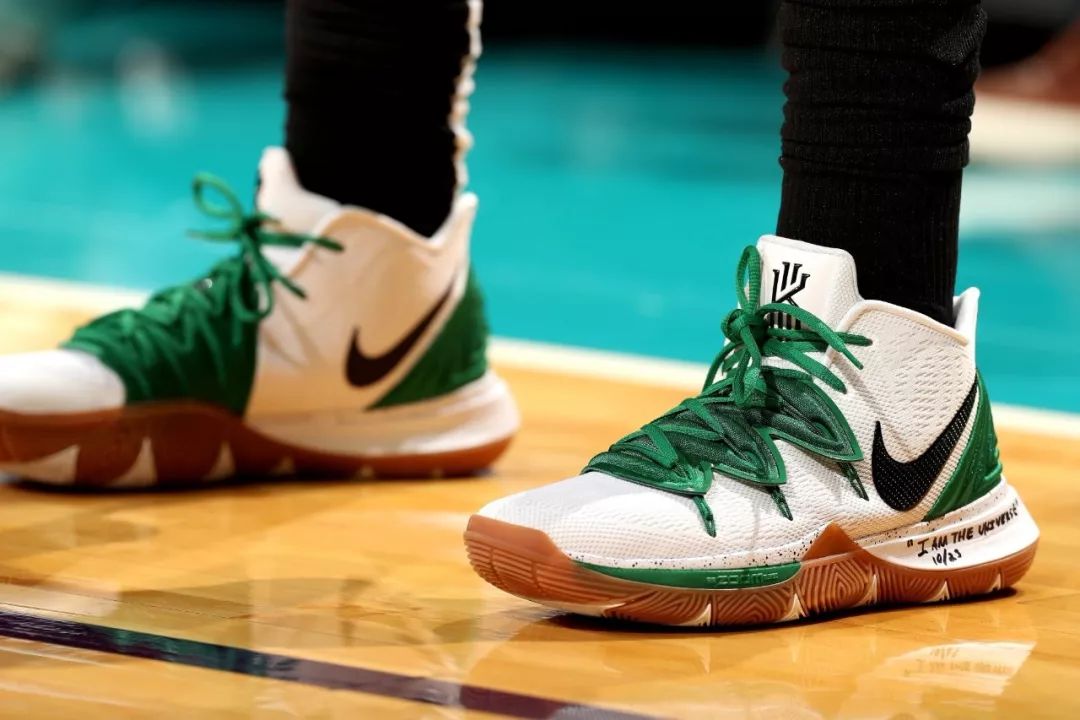 SGA场均正负值+14.96，超过2016年的库里和追梦（SGA场均正负值+14.96，力压2016年库里与追梦）