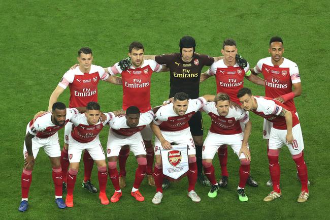 4-1大胜后的双面红魔：一场狂胜，暴露曼联争四的期望与脆弱！（4-1大捷下的红魔双面：酣胜难掩曼联争四野望与软肋）