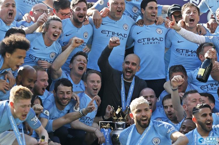 天空：谢什科有望为曼联增添反击威胁，他尚显稚嫩但潜力巨大（天空体育：谢什科或将增强曼联反击锋芒，虽仍青涩却天赋极高）