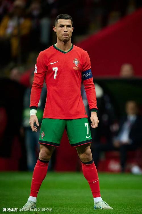 武汉女足2-0东孟加拉女足提前出线，王霜双响，奥乌苏屡失良机（王霜梅开二度，武汉女足2-0东孟加拉女足提前锁定出线，奥乌苏屡失良机）