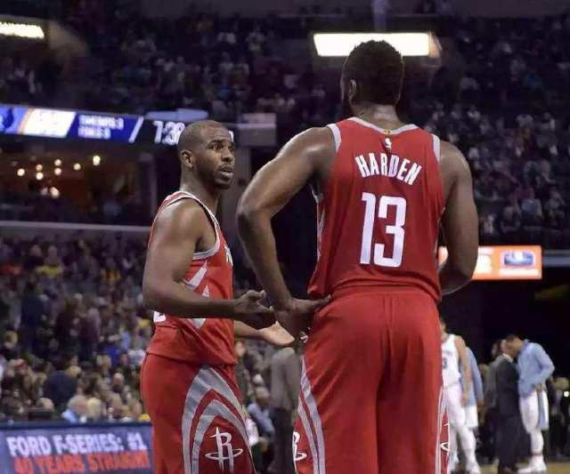 比利亚雷亚尔2-0赫塔费，布坎南破门，米卡塔泽锁定胜局（黄潜2-0力克赫塔费：布坎南先开纪录，米卡塔泽终结悬念）