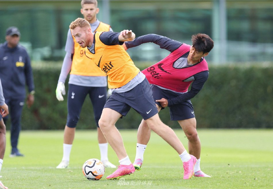 佐夫谈意大利失利：意甲就这样，节奏慢、裁判什么情况都吹哨（佐夫评意大利败北：意甲节奏迟缓，裁判哨声不断）