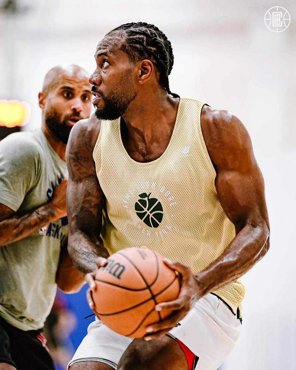 世体：皇马高层关注球队伤病问题，将其归咎于体能教练（世体：皇马高层忧心伤病潮，矛头指向体能教练）