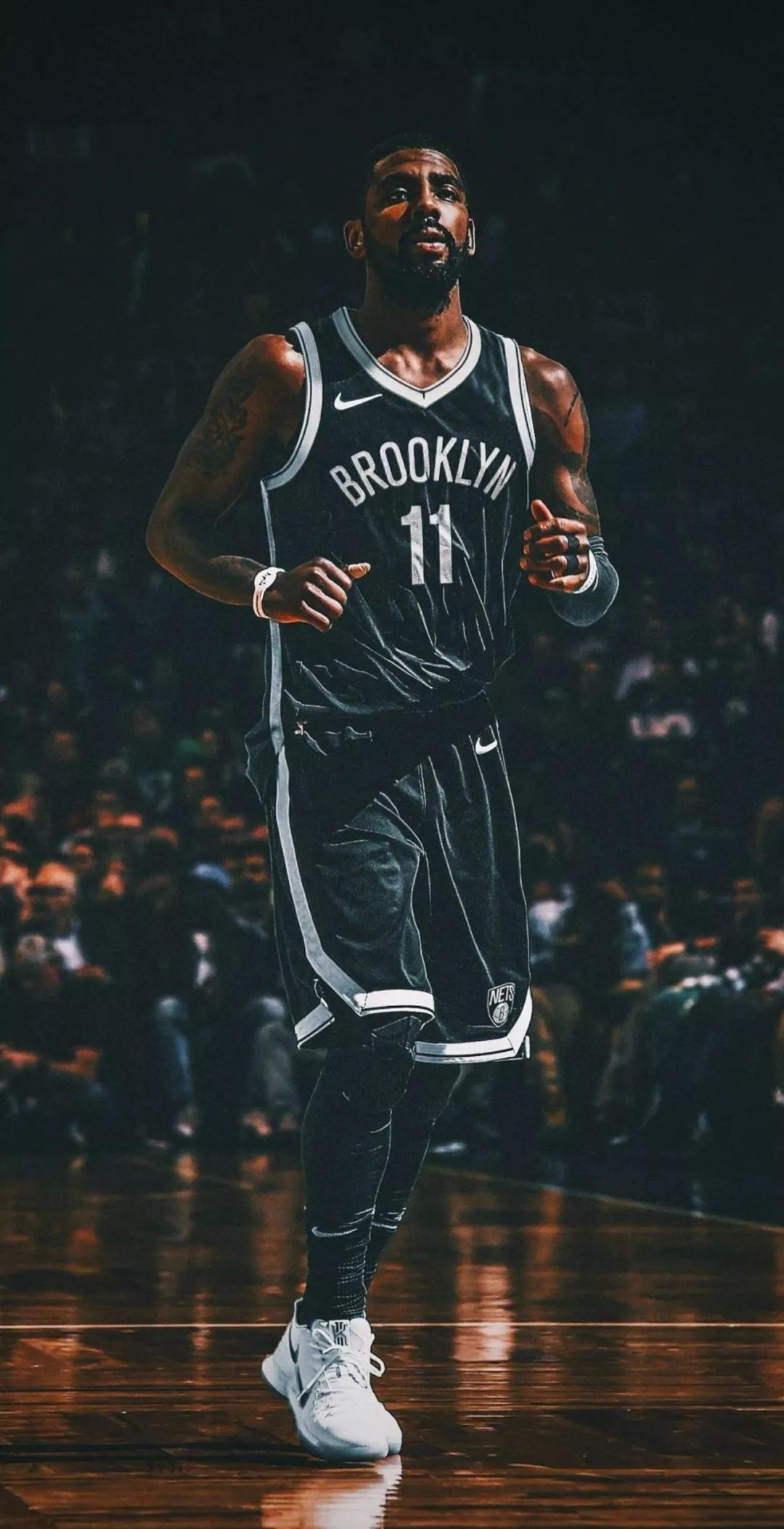 门将扑出关键点球，球迷热议（门将神扑化解点球，球迷掀起热议）