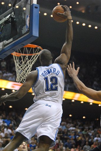 U22国足门将栾毅：少一人作战大家仍团结在一起，平局不容易（U22国足门将栾毅：十人应战依旧齐心，艰难收获平局）