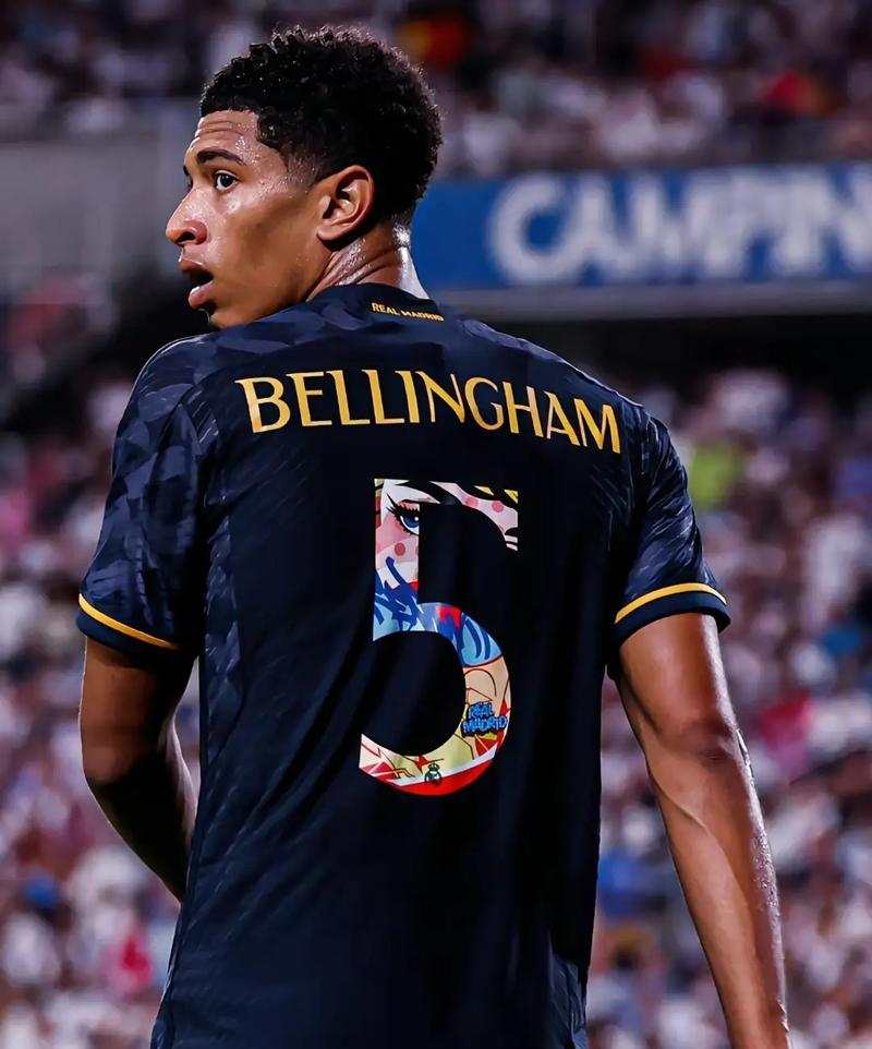 中超俱乐部欠薪问题严峻，准入审核难度大，职业化进程仍不完善。（中超俱乐部欠薪普遍，准入门槛提升，职业化建设仍待完善）