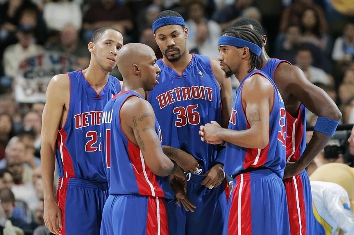 快船替补轮换表现突出（快船替补阵容发挥抢眼）