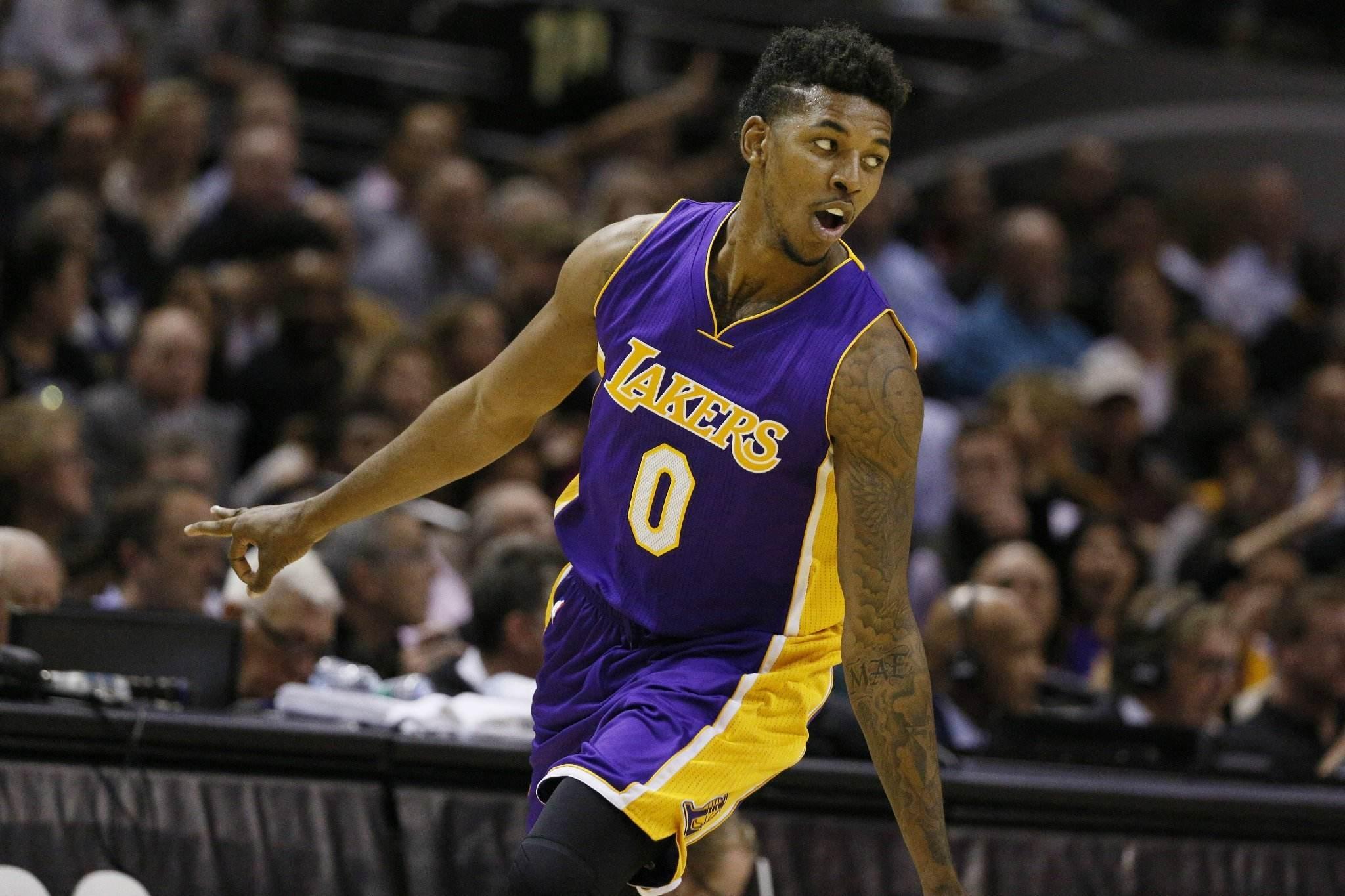 大逆转！阿根廷男排险胜芬兰 国际排联发文致敬德切科 世锦赛创纪录（惊险逆转！阿根廷男排力克芬兰，国际排联致敬德切科，世锦赛刷新纪录）